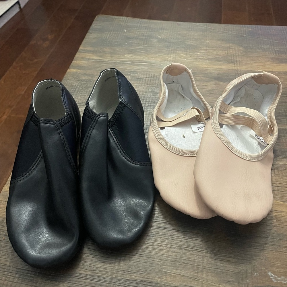 Girls Jazz and Ballet shoes size 1